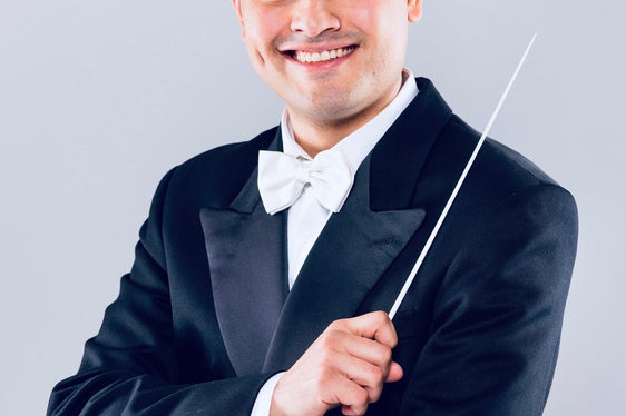 Il colombiano Edwin Cáceres-Peñuela ha vinto il concorso per la direzione artistica della nuova Orchestra Giovanile dell'Alto Adige; ha studiato direzione d'orchestra al conservatorio di Klagenfurt e all'Università Mozarteum di Salisburgo. (Foto: Simon Kupferschmied)