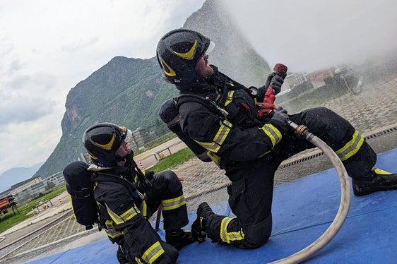 Il Corpo Permanente dei Vigili del Fuoco è alla ricerca di 33 nuovi vigili del fuoco: i posti per la sede di Bolzano saranno coperti tramite un corso-concorso di formazione, la cui scadenza per la presentazione delle domande è il 6 marzo. (Foto: USP/ Corpo Permanente dei Vigili del Fuoco)