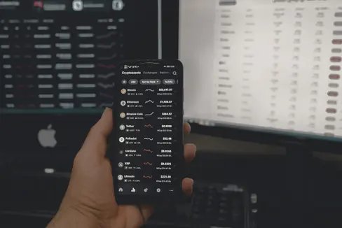 Per garantire la competitività delle microimprese sono necessari una forte digitalizzazione e l’ampliamento delle loro competenze digitali (Foto: Sajad Nori/Unsplash)