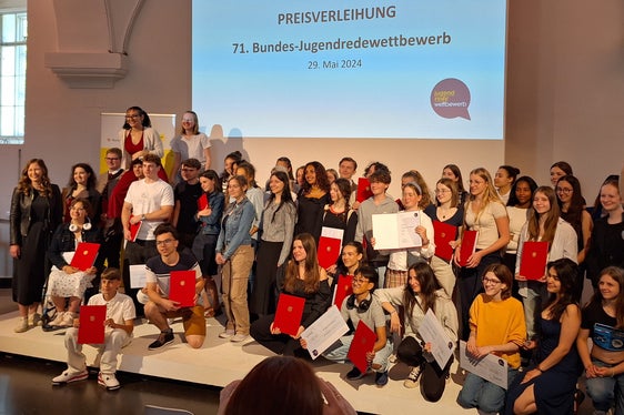 Alle Teilnehmenden am 71. Bundesjugendredewettbewerb in Wien (Foto: LPA/Landesamt für Jugendarbeit/Anita Demetz)