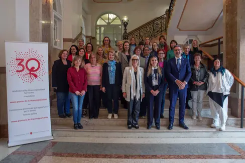 Die Mitglieder (und Ersatzmitglieder) des neuen Landesbeirates für Chancengleichheit für Frauen haben sich heute zur ersten Sitzung getroffen. (Foto: LPA/Greta Stuefer)