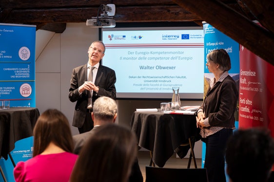 L'intervento del professor Walter Obwexer, preside della Facoltà di Giurisprudenza dell'Università di Innsbruck. (Foto: USP/Fabio Brucculeri)