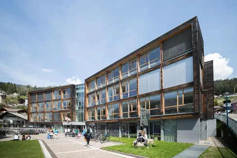 Oggi (16 aprile) la Giunta ha deliberato la modifica al finanziamento della sezione sport dell’Ite Raetia di Ortisei: adeguati gli importi al numero di iscritti e alle mutate condizioni economiche (Foto: ASP/Dipartimento Istruzione, Formazione e Cultura ladina)