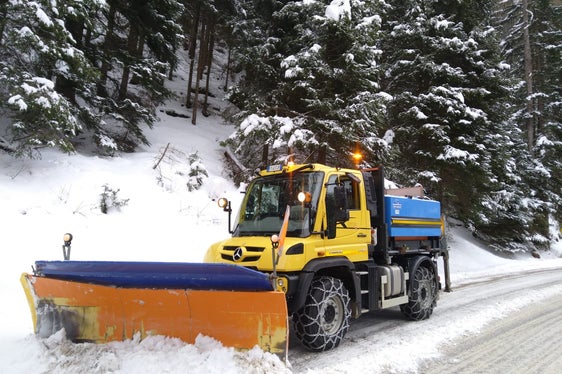 Landesweit waren die Mitarbeiter des Landesstraßendienstes unterwegs, um Verkehrsverbindungen freizuräumen. (Foto: Agentur für Bevölkerungsschutz/Landesstraßendienst)