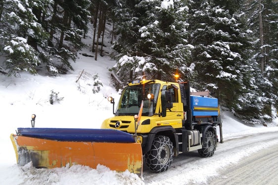 I dipendenti del Servizio Strade hanno effettuato numerosi interventi per assicurare i collegamenti a livello provinciale (Foto: Protezione Civile / Servizio Strade)