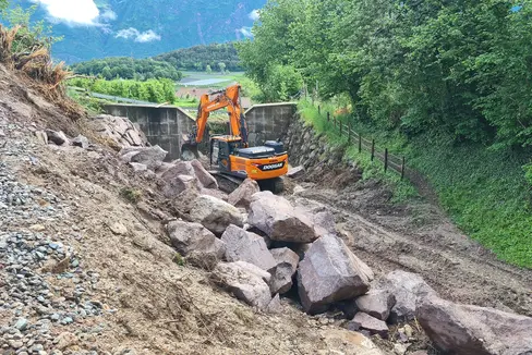 Das Landesamt für Wildbach- und Lawinenverbauung Süd hat mit den Arbeiten im Steineggerbach in Tisens begonnen. (Foto: LPA/Landesamt für Wildbach- und Lawinenverbauung Süd in der Agentur für Bevölkerungsschutz)