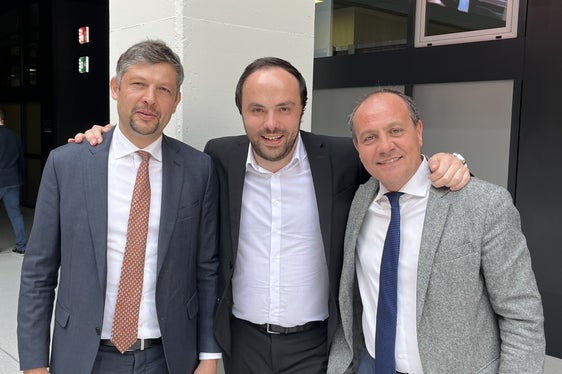 Scuole e asili sono ben preparati per l'inizio della scuola il 5 settembre, affermano gli assessori provinciali all'Istruzione (da sinistra) Alfreider, Achammer e Vettorato. (Foto: ASP/Gabriel Marciano)