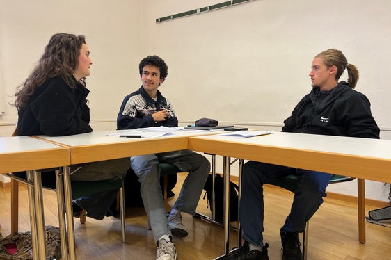 Beim Workshop Unser Wille geschehe! beschäftigten sich die Schülerinnen und Schüler mit der selbstbestimmten Willensbildung und der individueller Freiheit. (Foto: LPA/Bettina Gartner)
