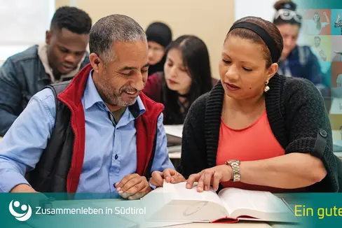 A partire dall'anno prossimo, concittadini e concittadine di Paesi non appartenenti all'Unione Europea dovranno dimostrare di avere conoscenza della lingua e della società per poter ricevere l’assegno provinciale per la famiglia e per i figli (Foto: Servizio di coordinamento per l'integrazione)