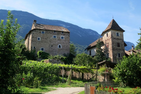 Schloss Moos-Schulthaus in Eppan zeigt mittelalterliche Wohnkultur und Volkskunst. (Foto: LPA/Schloss Moos-Schulthaus)