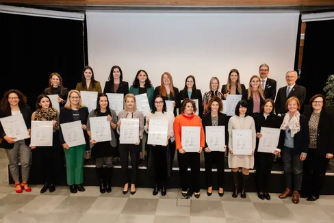 Altre 20 diplomate del corso entrano ora a far parte della rete di aspiranti Consigliere di amministrazione (Foto: ASP/Bernhard Aichner)