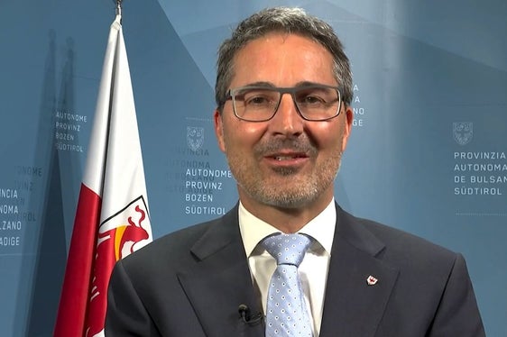 Die Bürgerinnen und Bürger sind eingeladen, zum weiteren Ausbau der Euregio mit Ideen und Tatkraft beizutragen, betont Landeshauptmann Kompatscher. (Foto: LPA/gnews)