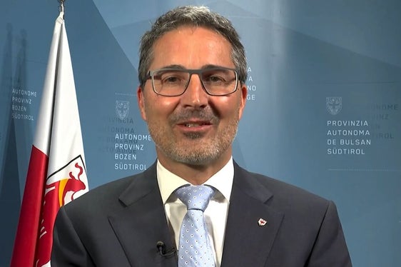 Die Bürgerinnen und Bürger sind eingeladen, zum weiteren Ausbau der Euregio mit Ideen und Tatkraft beizutragen, betont Landeshauptmann Kompatscher. (Foto: LPA/gnews)