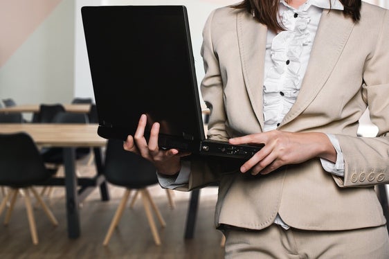 I premi della Commissione provinciale pari opportunità per elaborati scientifici saranno consegnanti l’11 ottobre, Giornata mondiale delle bambine e ragazze (Foto: pixabay)