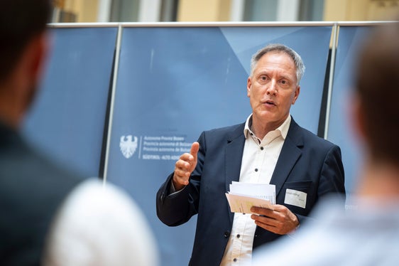 Il direttore del Dipartimento Ulrich Höllrigl ha indicato l'innovazione, la sostenibilità e la qualità come i criteri più importanti nel settore agricolo. (Foto: USP/Fabio Brucculeri)