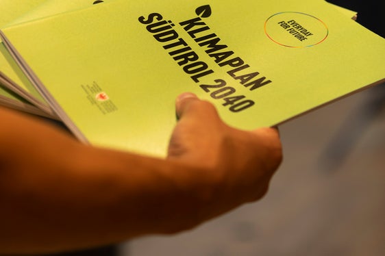 La copertina della pubblicazione (Foto: ASP/Luca Guadagnini)