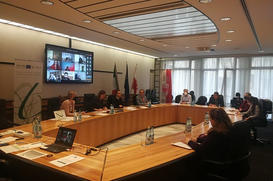 Risultati positivi per il programma Investimenti a favore della crescita e dell’occupazione FESR 2014-2020. Il punto della situazione è stato fatto oggi (21 ottobre) nella riunione del Comitato di Sorveglianza in videoconferenza. (Foto: ASP/RipartizioneEuropa)