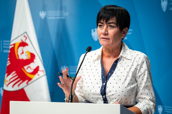 Die für Sicherheit und Gewaltprävention zuständige Landesrätin Ulli Mair hat die Einrichtung eines zentral organisierten Streetworker-Dienstes auf Landesebene veranlasst. (Foto: LPA/Fabio Brucculeri)