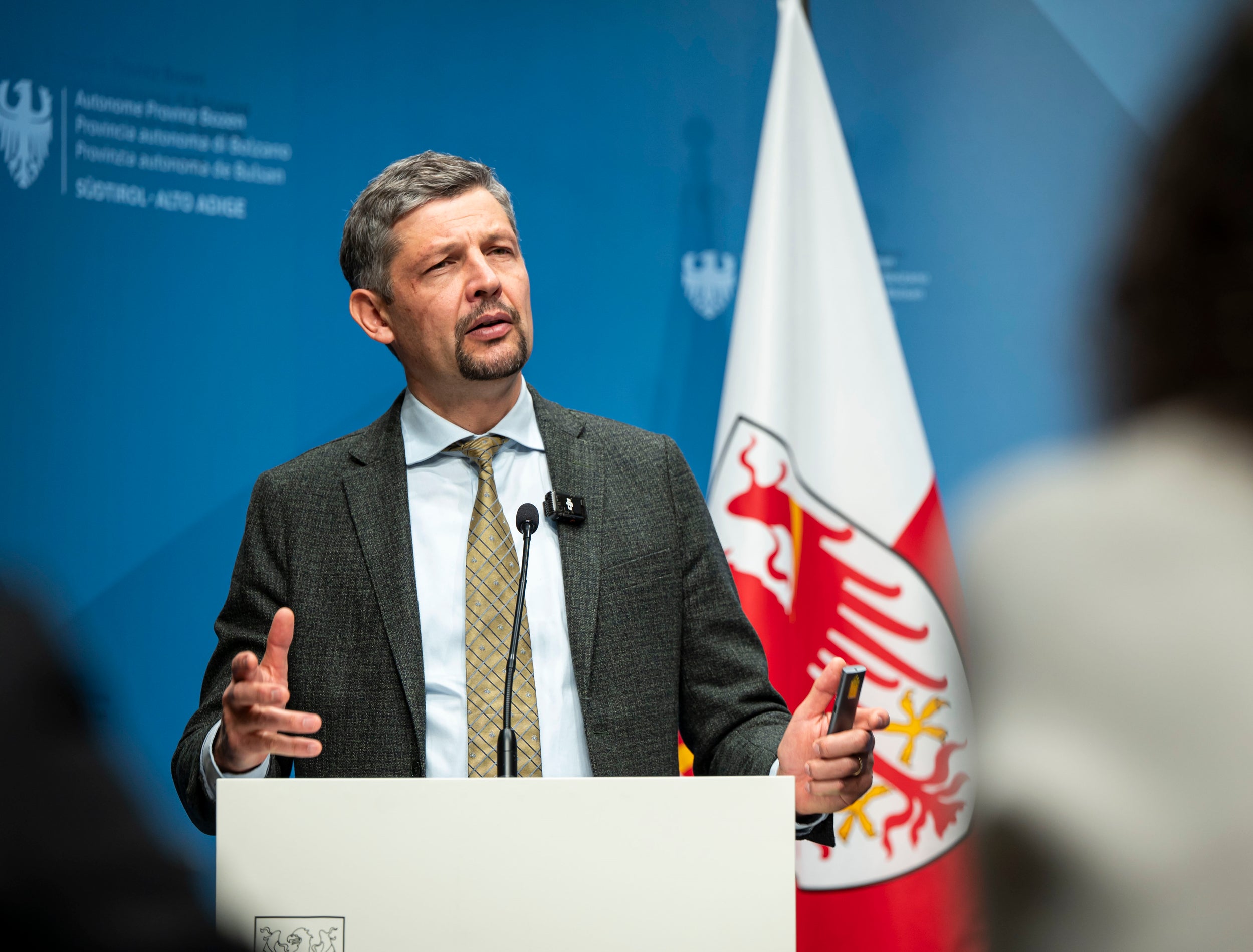 Ich freue mich sehr, dass das vorletzte Baulos des BBT die Zustimmung des CIPESS erhalten hat. Dies ist ein weiterer wichtiger Meilenstein auf dem Weg zur Fertigstellung dieses außergewöhnlichen europäischen Infrastrukturprojekts, das Südtirol mit Tirol verbindet und eine schnelle, sichere und wettbewerbsfähige Schienenverbindung zwischen Italien und dem Herzen Europas schaffen wird. Gleichzeitig leistet der BBT einen wesentlichen Beitrag zu einem nachhaltigeren und effizienteren Verkehr entlang des Brennerkorridors, betont Mobilitätslandesrat Daniel Alfreider. (Foto: LPA/Fabio Brucculeri)