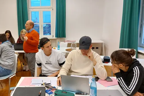 Mathematik-Modellierungswoche: An Lösungen wurde intensiv gearbeitet. (Foto: LPA/Daniel Soraruf)