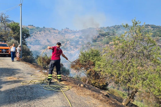 Große Flächen galt es für die Männer der Berufsfeuerwehr und der Freiwilligen Feuerwehren bei ihrem Hilfseinsatz auf Sizilien zu löschen. (Foto: Agentur für Bevölkerungsschutz/Berufsfeuerwehr)