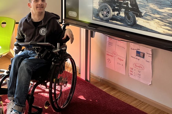 Raphael Donati gibt in seinen workshops Einblick in die vielfältigen Möglichkeiten der Unterstützten Kommunikation, durch die die Teilhabe der Betroffenen am gesellschaftlichen Leben gefördert wird. (Foto: LPA/Landesamt für Beratung der Pädagogischen Abteilung)