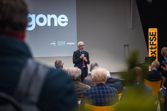 Andrea Gasparella, preside della Facoltà di Ingegneria della Libera Università di Bolzano e responsabile del corso di laurea magistrale in Fire Safety Engineering FSE: La collaborazione con l'Agenzia di Protezione Civile e l'Agenzia Provinciale Antincendi è un tassello fondamentale per coniugare ricerca, didattica e pratica professionale e per adeguare competenze e requisiti alle nostre realtà. (Foto: Attività USP/Agorà)