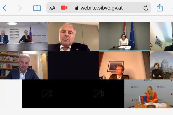 “Regole anti Covid condivise per le località degli sport invernali nell’arco alpino hanno senso al fine di raggiungere maggiore sicurezza e soprattutto maggiore tutela per i turisti e gli amanti degli sport invernali, ha affermato l'assessore provinciale Arnold Schuler nel corso del vertice virtuale sulle regole di sicurezza per la stagione turistica invernale 2021/2022. (Foto: ASP)