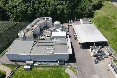 Wie die organische Abfallverwertung in der Vergärungsanlage in Lana funktioniert, kann am 8. Juni im Rahmen von geführten Besichtigungen erfahren werden. Eine Online-Anmeldung ist erforderlich. (Foto: Landesagentur für Umwelt und Klimaschutz/G.News)