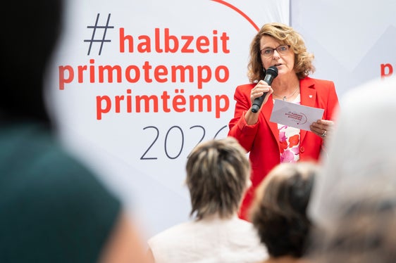Eigenverantwortung, Solidarität und gemeinsames Handeln seien gemeinsame Elemente der Bereiche Ehrenamt und Genossenschaften, hob die für beide Bereiche zuständige Landesrätin Rosmarie Pamer beim #halbzeit-Gespräch am 13. Juli hervor. (Foto: LPA/Fabio Brucculeri)