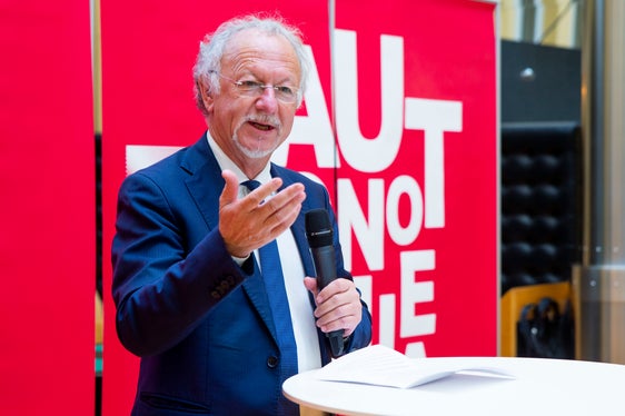 Il rappresentante dell'ONU per i diritti delle minoranze Fernand de Varennes, ha affermato che con il Centro per l'autonomia l'Alto Adige sta adempiendo al suo mandato e alla sua responsabilità di condividere la propria esperienza (Foto: ASP/Fabio Brucculeri)