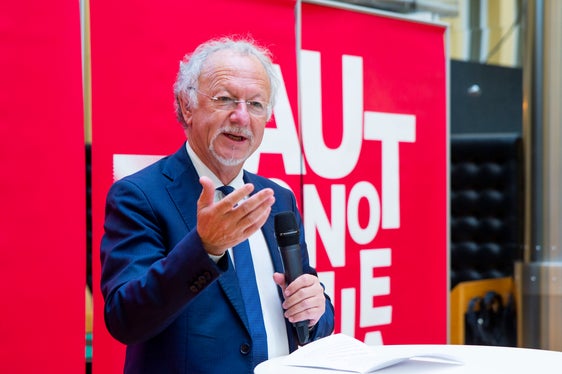 Il rappresentante dell'ONU per i diritti delle minoranze Fernand de Varennes, ha affermato che con il Centro per l'autonomia l'Alto Adige sta adempiendo al suo mandato e alla sua responsabilità di condividere la propria esperienza (Foto: ASP/Fabio Brucculeri)