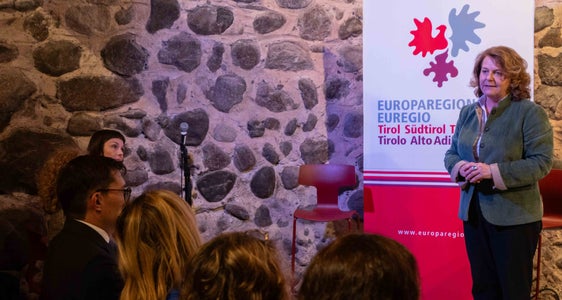 La vicepresidente della Provincia di Bolzano Rosmarie Pamer: “Claudia de’ Medici ci induce a chiederci se la nostra memoria collettiva renda giustizia alle donne che hanno scritto la storia.” (Foto: USP/Jacopo Coen)