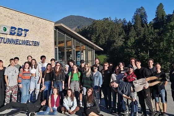 Incontro tra giovani al Festival della Gioventù dell'Euregio 2021 (Foto: Euregio)