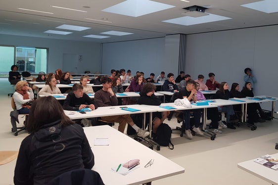 Due classi della scuola secondaria di primo grado Galileo Galilei hanno potuto conoscere il sistema di protezione civile, grazie alle lezioni dei tecnici dell'Agenzia per la Protezione civile (Foto: ASP/Agenzia di Protezione civile)