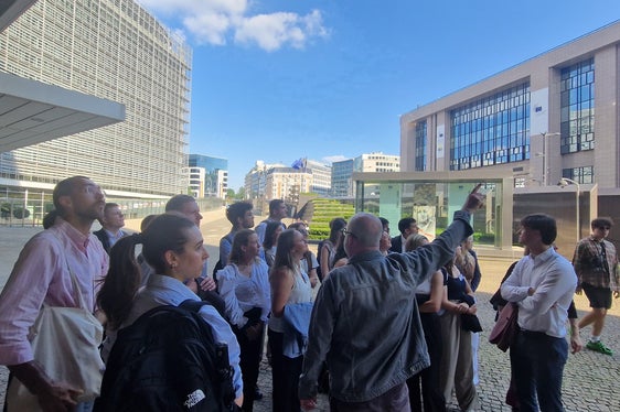 La visita ha portato gli studenti delle università dei tre territori dell'Euregio nel cuore del quartiere europeo di Bruxelles. (Foto: Euregio)