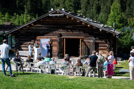 Nel corso di una conferenza stampa tenutasi al Tublá da Nives a Selva di Val Gardena, l'assessore provinciale all’Istruzione, Formazione e Cultura ladina, Daniel Alfreider, insieme ai dirigenti del Dipartimento, ha tracciato un bilancio di #primotempo della prima metà della legislatura. (Foto: USP/Fabio Brucculeri)