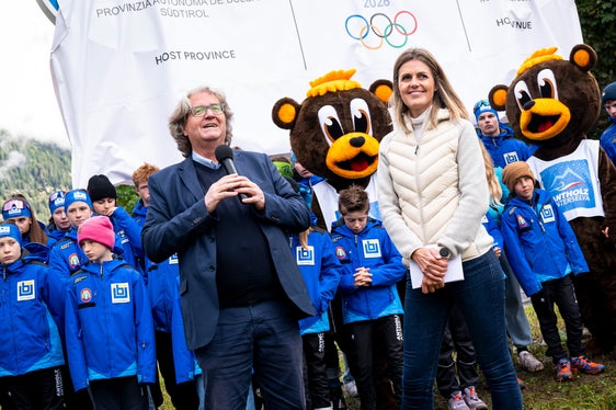 Für Südtirols CONI-Präsident Alex Tabarelli (im Bild mit Claudia Messner) ist mit der Abhaltung Olympischer Spiele in Südtirol ein Traum wahr geworden. (Foto: LPA/Fabio Brucculeri)