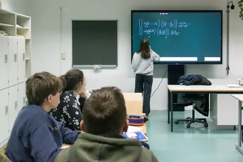 Der Kollektivvertrag zur Reallohnerhöhung des Landeslehrpersonals ist kürzlich in Kraft getreten, jener für die staatlichen Schulen folgt voraussichtlich Anfang Oktober. (Foto: LPA/Claudia Corrent)