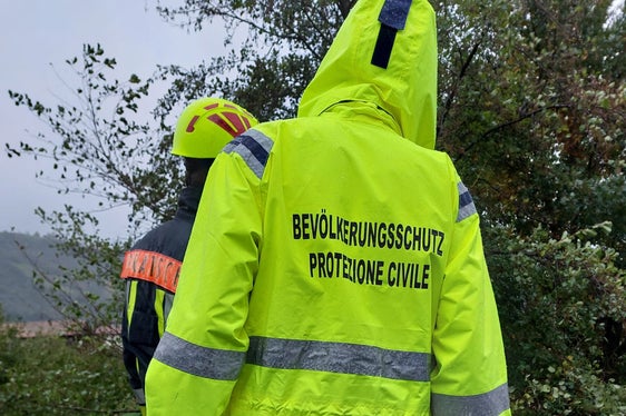 Tecnici e uomini della Protezione civile sono all'opera per intervenire in caso di danni causati dal maltempo (Foto: ASP/Agenzia per la Protezione Civile)