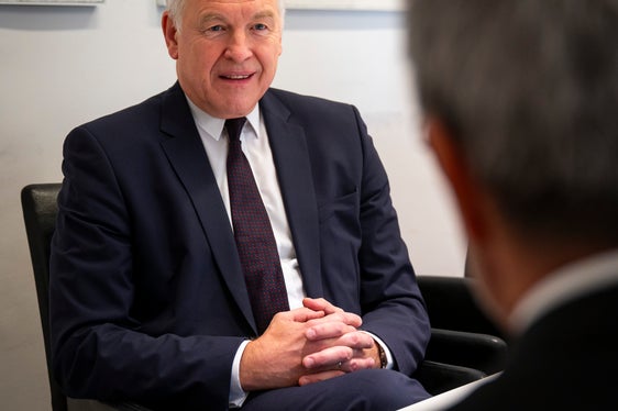 Der gebürtige Grazer Martin Eichtinger studierte in Bologna und Paris und ist seit Mitte der 1980er-Jahre österreichischer Diplomat. Er vertrat bisher Österreich in Mexiko, den USA, und als Botschafter in Rumänien, Moldau und Großbritannien. Er ist seit kurzem Botschafter in Rom. (Foto: LPA/Fabio Brucculeri)