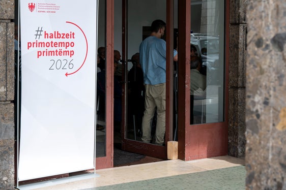 L'entrata dell'ex libreria Cappelli in piazza Vittoria a Bolzano. (USP/Fabio Brucculeri)