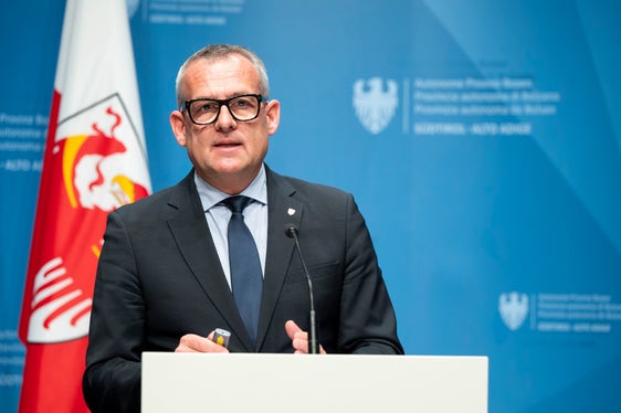 «Grazie a questo intervento ridurremo in modo significativo le emissioni, miglioreremo l’efficienza degli edifici pubblici e allo stesso tempo abbatteremo i costi di gestione energetica nel medio-lungo periodo», ha dichiarato l'assessore alle Opere pubbliche Christian Bianchi. (Foto: USP/Fabio Brucculeri)