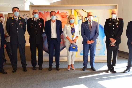 Die heutige Ausstellungseröffnung mit Landesrat Vettorato und Landtagspräsidentin Mattei (Foto: LPA/Lidia Tecchiati)