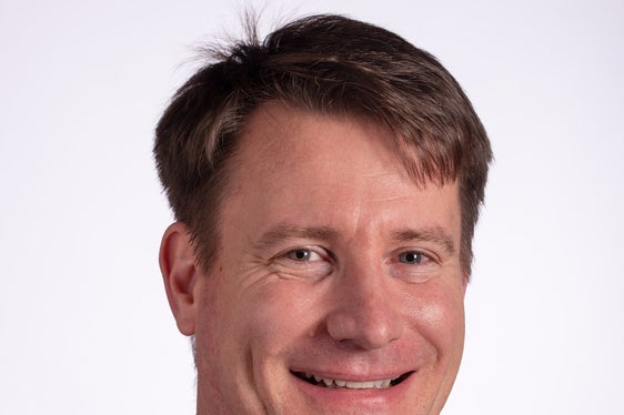 Stephan Tschigg wurde in seiner Funktion als stellvertretender Bildungsdirektor bestätigt. (Foto: LPA)