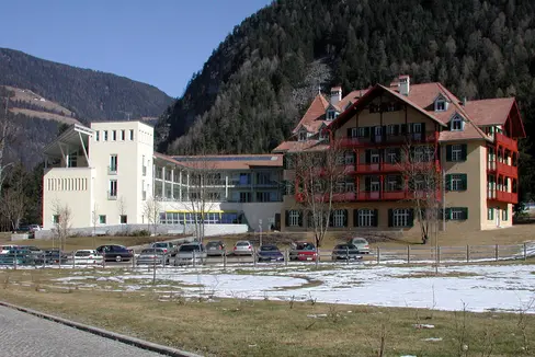 Künftig soll es mehr Dienste vor Ort geben, an die sich Menschen mit Essstörungen wenden können (im Bild das Therapiezentrum Bad Bachgart). (Foto: LPA)