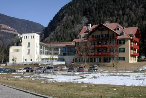 Nella sua ultima riunione (5 ottobre) la Giunta ha stabilito le linee guida ed i principi per l'ampliamento dei servizi di degenza e semiresidenziali per la cura delle persone con disturbi alimentari. Nella foto il centro di Bad Bachgart a Rodengo che si occupa, tra l'altro, anche delle problematiche legate ai disturbi alimentari (Foto: ASP)