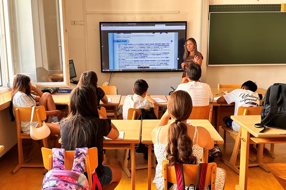 I corsi estivi di lingua, organizzati dai Centri linguistici in collaborazione con le scuole di lingua tedesca e italiana, nelle ultime due settimane di agosto hanno registrato una buona affluenza. (Foto: USP/Ripartizione pedagogica/Ufficio provinciale Consulenza/Direzione Istruzione e Formazione tedesca/Fabio Casati)