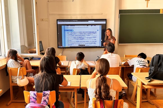 I corsi estivi di lingua, organizzati dai Centri linguistici in collaborazione con le scuole di lingua tedesca e italiana, nelle ultime due settimane di agosto hanno registrato una buona affluenza. (Foto: USP/Ripartizione pedagogica/Ufficio provinciale Consulenza/Direzione Istruzione e Formazione tedesca/Fabio Casati)