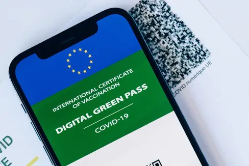 Grüner Pass: Das Arbeitsinspektorat hat seine Kontrolltätigkeit in den Betrieben vervierfacht. (Foto: pexels.com/Nataliya Vaitkevich)